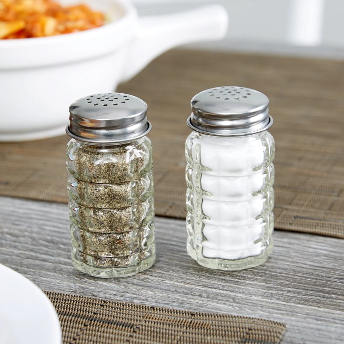 20 Unique Salt And Pepper Shakers To Make Your Dinning More Presentable